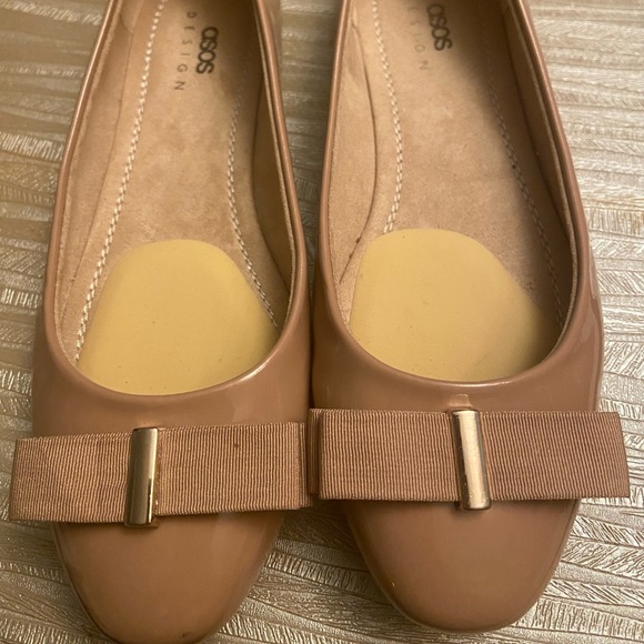 Asos design wide fit Luna bow ballet flats in beige size 5 - Picture 2 of 6